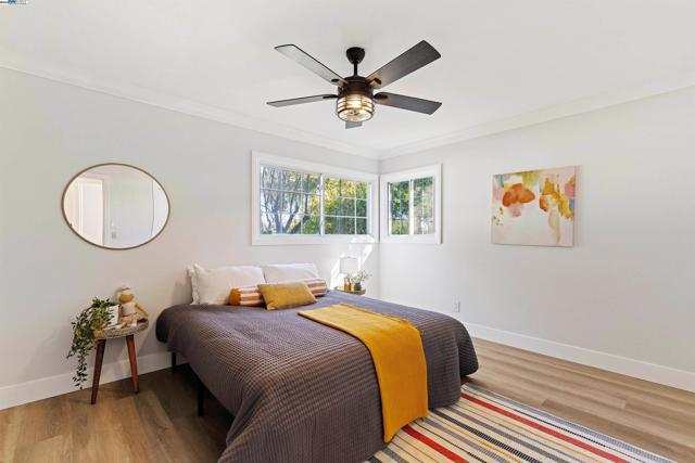 1692 Maryland St, Redwood City CA: https://media.crmls.org/mediaz/4efc9366-3027-49f1-9e27-51a8556f4066.jpg