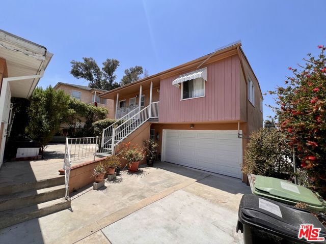 419 La Colina Drive, Inglewood CA: https://media.crmls.org/mediaz/4efdb5ae-8c1d-4c67-b577-9ec837853d64.jpg