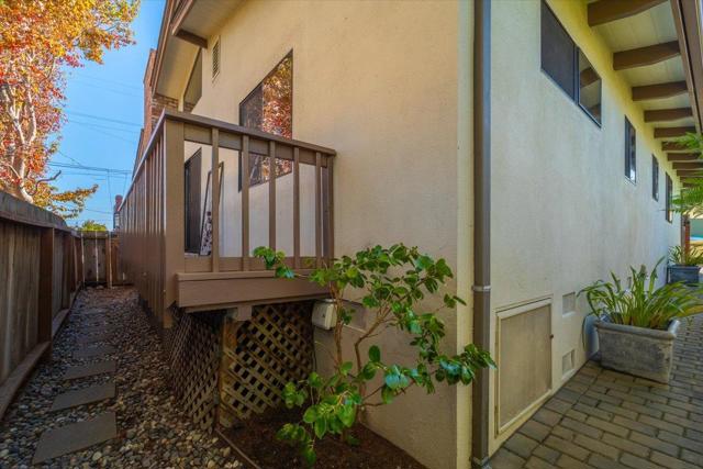 142 11th Street, Pacific Grove CA: https://media.crmls.org/mediaz/4efdd9a5-d6b5-48e7-99bb-d4feab048f93.jpg