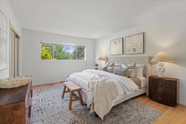 14721 Live Oak Lane, Saratoga CA: https://media.crmls.org/mediaz/4efde8ca-88e2-4639-8489-71b7db3a998a.jpg