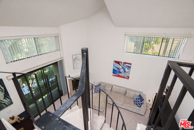 8114 Manitoba Street, Playa del Rey CA: https://media.crmls.org/mediaz/4efe8aa9-ba91-4d19-af8a-4ff1103d909a.jpg