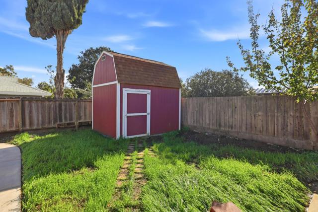1361 Hillcrest Road, Hollister CA: https://media.crmls.org/mediaz/4eff143a-e0dc-4f9b-b55e-b7529d057e77.jpg