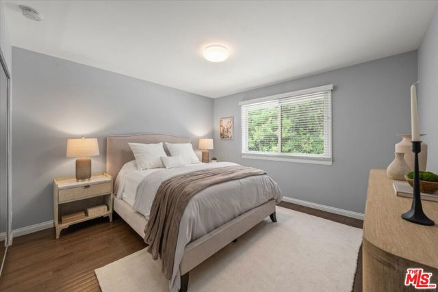 10411 Windtree Drive, Bel Air CA: https://media.crmls.org/mediaz/4eff1553-2ef9-40ab-bc70-269286dcc02c.jpg