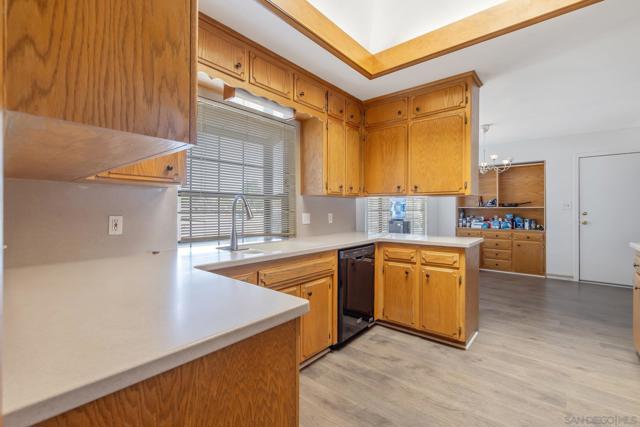 300 W Adrian Way, Hanford CA: https://media.crmls.org/mediaz/4effdb20-bed9-4168-8d97-a3544273f0f9.jpg