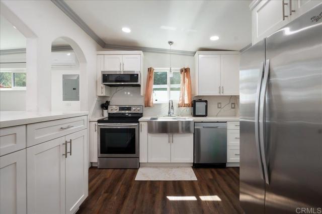 Detail Gallery Image 5 of 31 For 4126 E Plaza Bld, National City,  CA 91950 - 3 Beds | 2 Baths