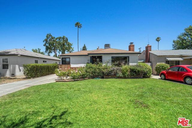 14357 Collins Street, Sherman Oaks CA: https://media.crmls.org/mediaz/4f008498-0976-42ad-a5ff-ca8331c682c3.jpg