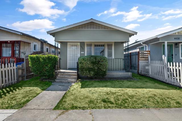 Detail Gallery Image 1 of 1 For 4422 Cherokee Ave, San Diego,  CA 92116 - 2 Beds | 1 Baths