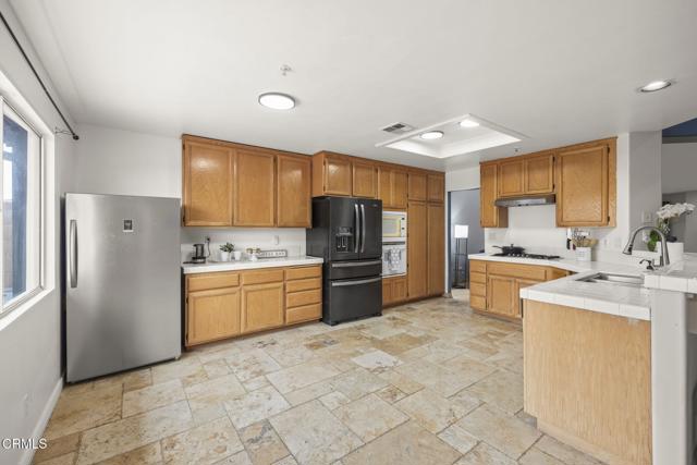 Detail Gallery Image 14 of 43 For 718 Binnacle St, Oxnard,  CA 93035 - 4 Beds | 2 Baths