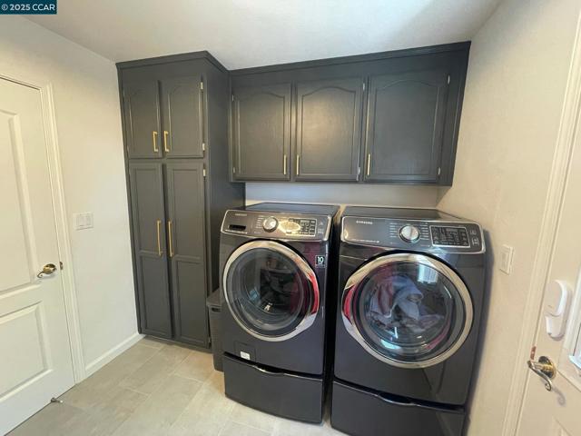 1161 Torrey Pines Place, Clayton CA: https://media.crmls.org/mediaz/4f0117c6-173f-4f7c-b76d-ca6573bf5920.jpg