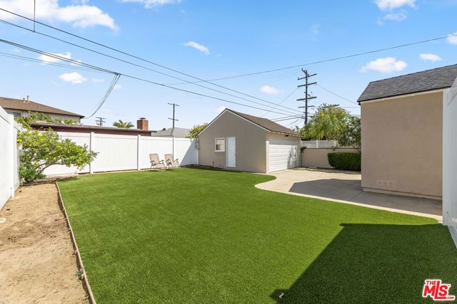 6130 Flores Avenue, Los Angeles CA: https://media.crmls.org/mediaz/4f014945-95b1-4c67-b379-f19295a368ec.jpg