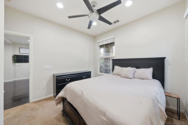 2923 Oro Blanco Cir, Escondido CA: https://media.crmls.org/mediaz/4f02b806-a4e2-47c4-8f28-e72bdcb2462a.jpg