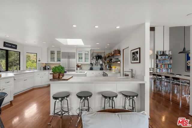 10697 Calle Quebrada, Goleta CA: https://media.crmls.org/mediaz/4f033827-b92b-4571-9aa1-fcbcd0a41c8b.jpg