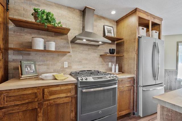 756 Duffin Drive, Hollister CA: https://media.crmls.org/mediaz/4f03d8b8-3f03-49e3-805a-e052c86c98ea.jpg