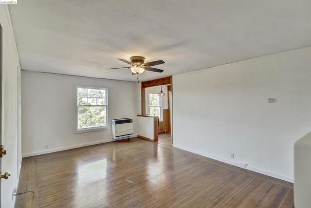 Image 30 of 50 For 828 Everett Ave.