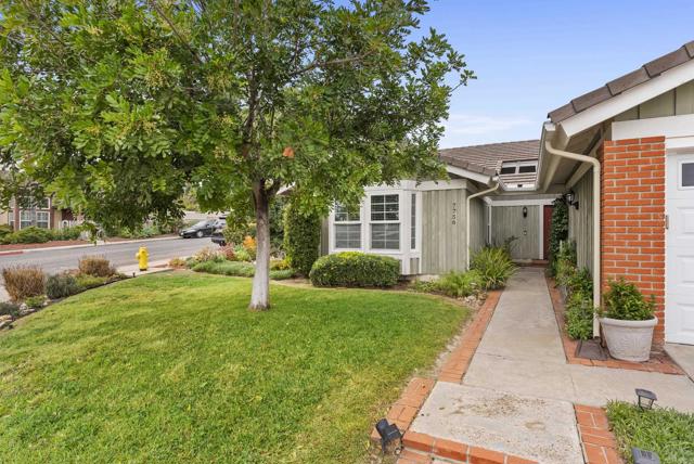 Detail Gallery Image 4 of 36 For 7756 Flanders Dr, San Diego,  CA 92126 - 3 Beds | 2 Baths