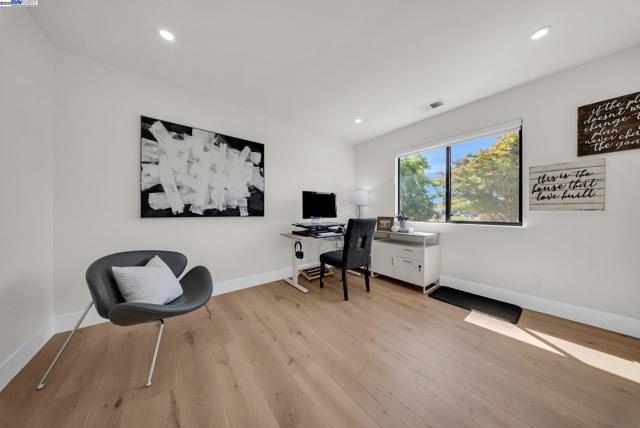 524 Gamay Ct, Fremont CA: https://media.crmls.org/mediaz/4f060974-3641-4850-828e-965d197422e8.jpg
