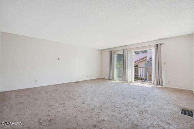 2621 Harbor Boulevard, Ventura CA: https://media.crmls.org/mediaz/4f063572-3255-43ee-a190-bfd2b3dee1a8.jpg