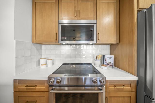 Detail Gallery Image 10 of 48 For 2500 Torrey Pines Rd #305,  La Jolla,  CA 92037 - 2 Beds | 2 Baths