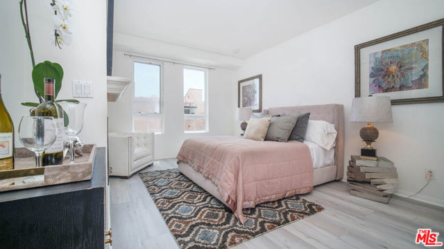 12222 WILSHIRE Boulevard, Los Angeles CA: https://media.crmls.org/mediaz/4f0703ba-5dc7-486c-88f4-97283f10dccc.jpg