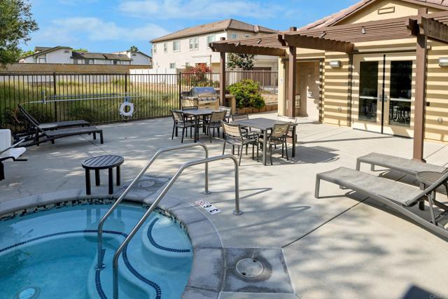 211 Silver Fir Court, Vista CA: https://media.crmls.org/mediaz/4f0719f6-45b1-479a-8d19-734a03cd08a9.jpg