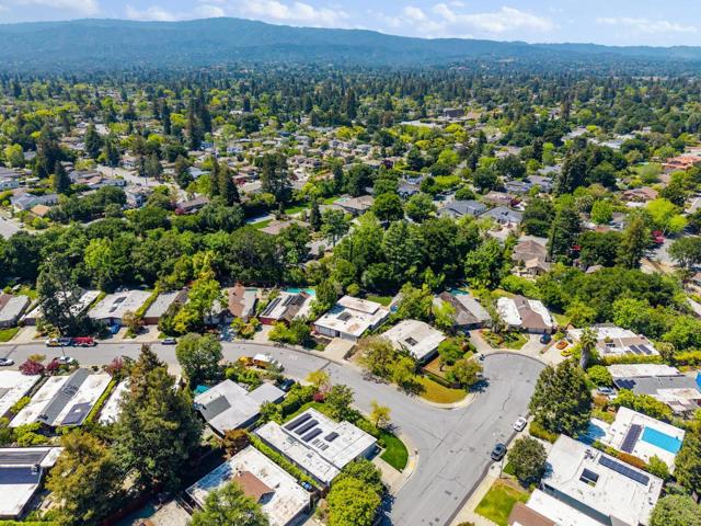 969 Eichler Drive, Mountain View CA: https://media.crmls.org/mediaz/4f072a93-976a-4ad5-a338-833de0a7ecb4.jpg