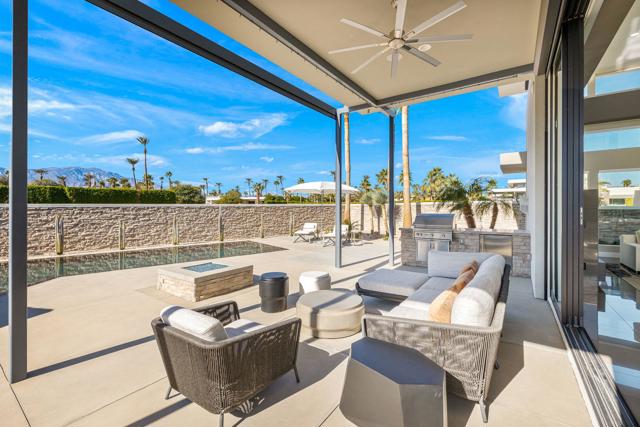 23 Emerald Court, Rancho Mirage CA: https://media.crmls.org/mediaz/4f075c3b-e9f5-479d-b989-d37aa909a567.jpg