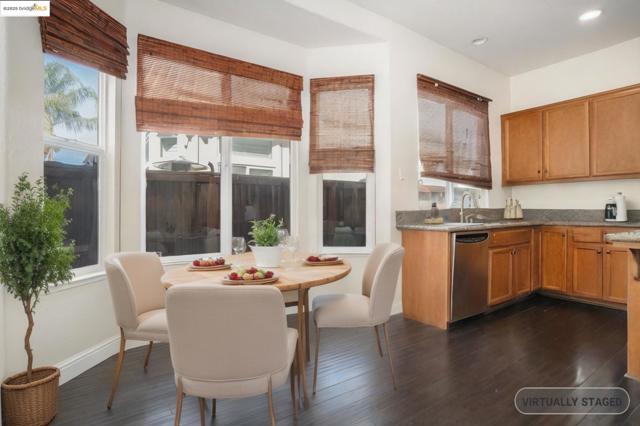 1839 Elizabeth Way, Brentwood CA: https://media.crmls.org/mediaz/4f077c69-f6a3-43aa-9696-42a4fb7de043.jpg