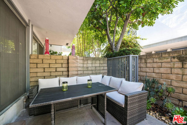 4231 West Sarah Street photo 12