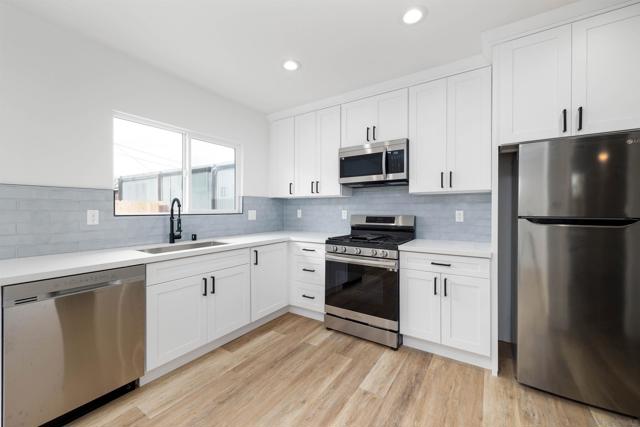 6744 6750 N Elman, San Diego CA: https://media.crmls.org/mediaz/4f07b4ca-4955-494b-b7e3-c3e4840b21cf.jpg