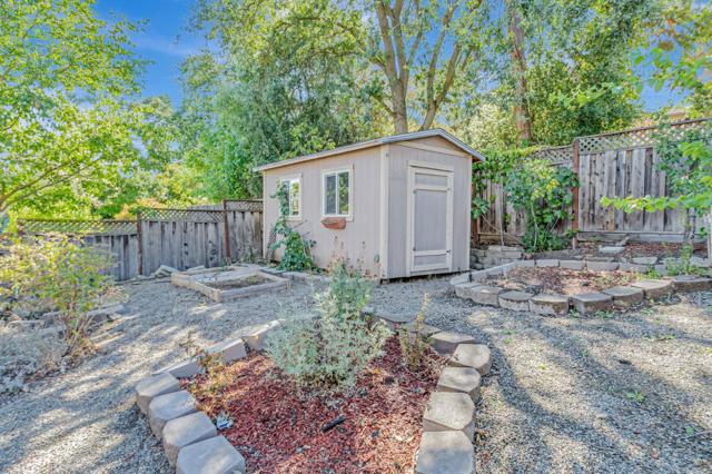 1020 Brookview Court, Morgan Hill CA: https://media.crmls.org/mediaz/4f07e675-6793-4569-b0d3-66c2d49f5c7b.jpg