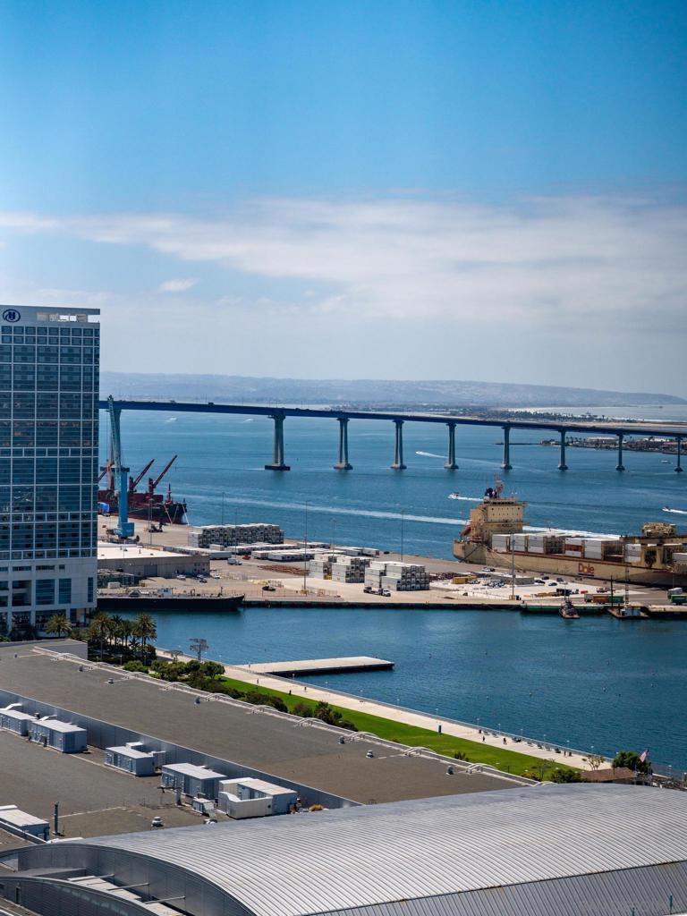 200 Harbor - photo 17