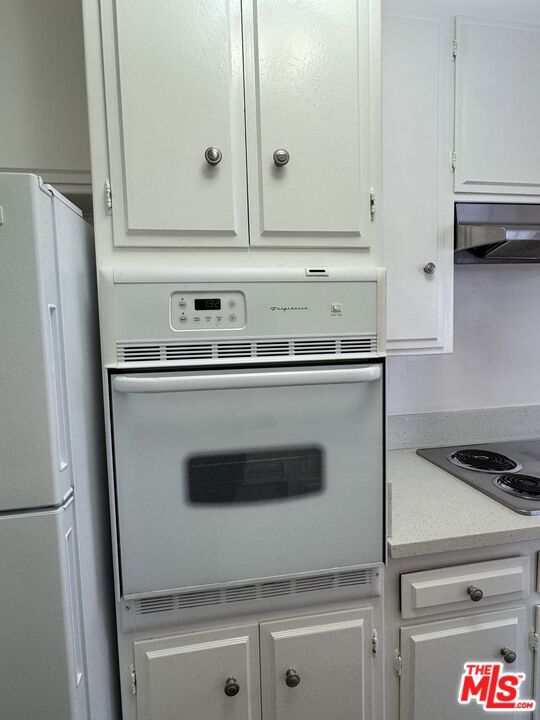 2803 Arizona Avenue, Santa Monica CA: https://media.crmls.org/mediaz/4f085ea6-6b4d-4cd6-b710-c01f8573e292.jpg