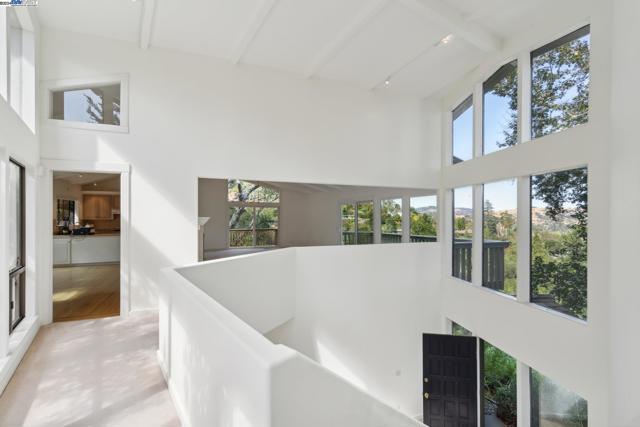 Image 9 of 39 For 15 Encina Pl