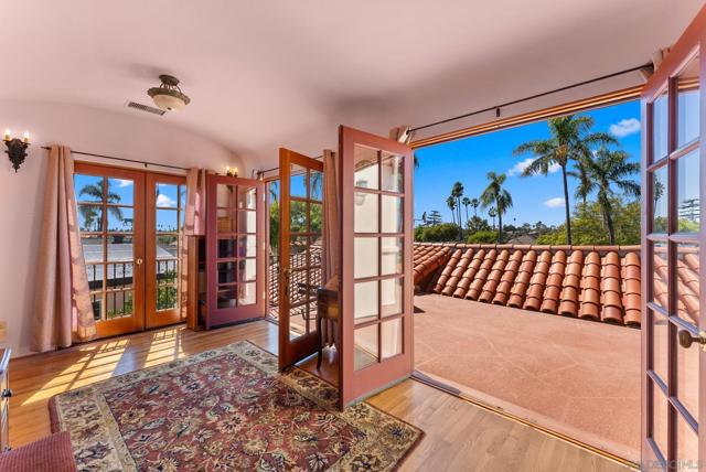 4010 S Hempstead Circle, San Diego CA: https://media.crmls.org/mediaz/4f08ad4b-0e4e-4ec4-89e1-d356fd9f6b1e.jpg