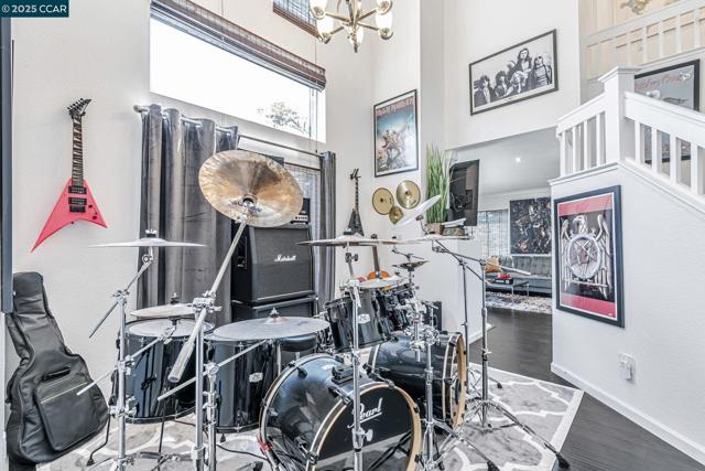 5103 Pioneer Way, Antioch CA: https://media.crmls.org/mediaz/4f08dfbb-c0a3-4abd-8983-32e7e0b51558.jpg