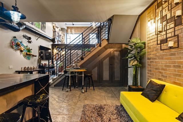 350 11Th Avenue, San Diego CA: https://media.crmls.org/mediaz/4f08e206-7043-4188-b220-72c330451b66.jpg