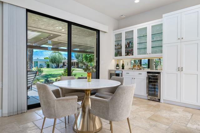 9 Furman Court, Rancho Mirage CA: https://media.crmls.org/mediaz/4f08ecfe-4122-4ccb-a273-6cb8152563c0.jpg