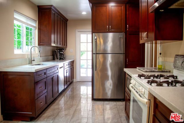 12455 Cumpston Street, Valley Village CA: https://media.crmls.org/mediaz/4f09cf4f-3aa1-42e4-9766-be0e293f40be.jpg