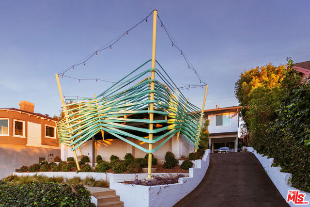 906 HYPERION Avenue, Los Angeles CA: https://media.crmls.org/mediaz/4f0a1012-cc70-44f5-8658-f40035c4746d.jpg