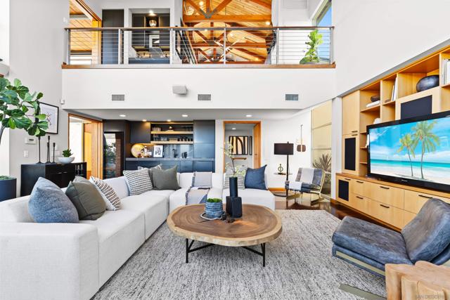 5259 Pacifica Dr, San Diego CA: https://media.crmls.org/mediaz/4f0a94ba-cd0e-4b1b-95f9-fb54926520dd.jpg