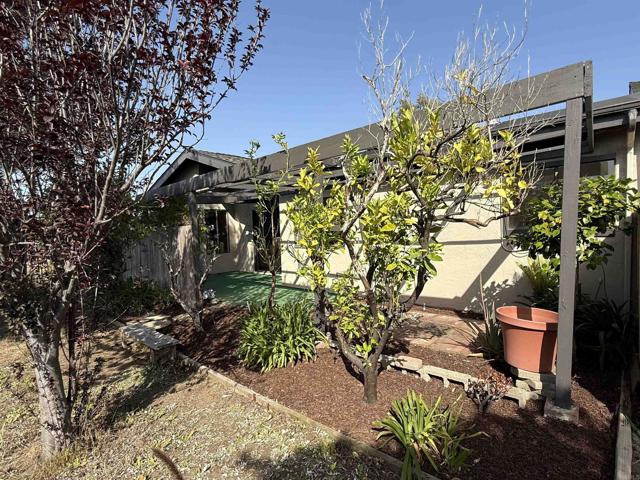 1404 Lombard Street, Vista CA: https://media.crmls.org/mediaz/4f0ab4d0-b4d6-47c2-8e28-c6cec75a2470.jpg