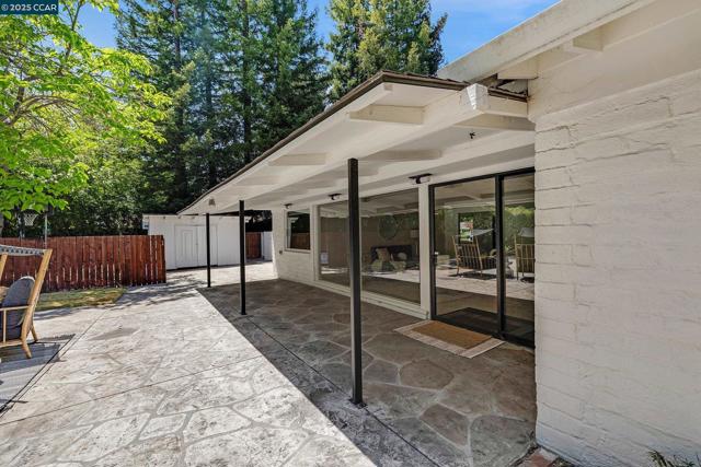 51 Bolla Ave, Alamo CA: https://media.crmls.org/mediaz/4f0ad761-6080-4820-ad38-02254d9d70ed.jpg