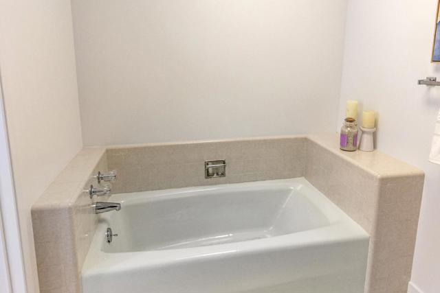 2435 Sharon Oaks Drive, Menlo Park CA: https://media.crmls.org/mediaz/4f0b3677-b44e-4ffc-b09f-0193c8c37373.jpg