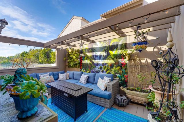 8490 Via Sonoma, La Jolla CA: https://media.crmls.org/mediaz/4f0b8e06-9565-43a2-b31e-8df7c47bd9c4.jpg