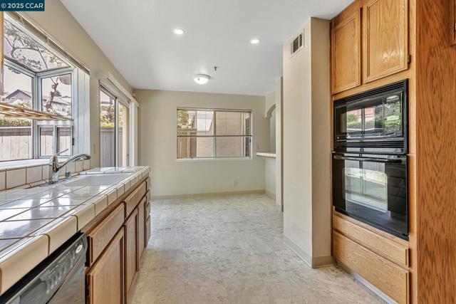 32 Shoal Dr, Vallejo CA: https://media.crmls.org/mediaz/4f0ba0c1-2f9b-48fa-a58c-b3e23b91edf7.jpg