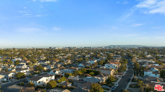 7412 Denrock Avenue, Los Angeles CA: https://media.crmls.org/mediaz/4f0ba29e-c7c4-4645-b8de-5a46a8e63e5e.jpg