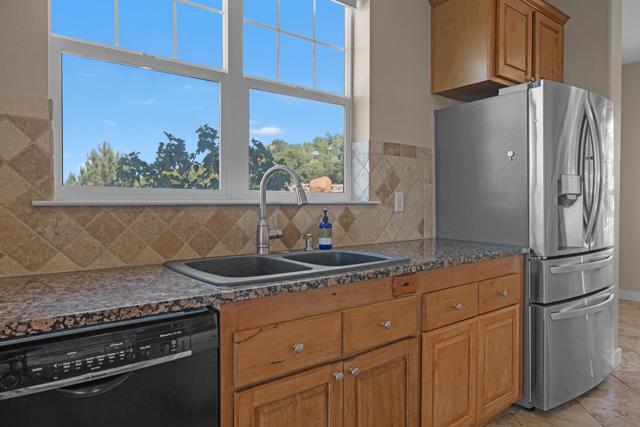 16725 Harrison Park Trail, Julian CA: https://media.crmls.org/mediaz/4f0be637-86d1-47cb-a04a-5ce28a892c86.jpg