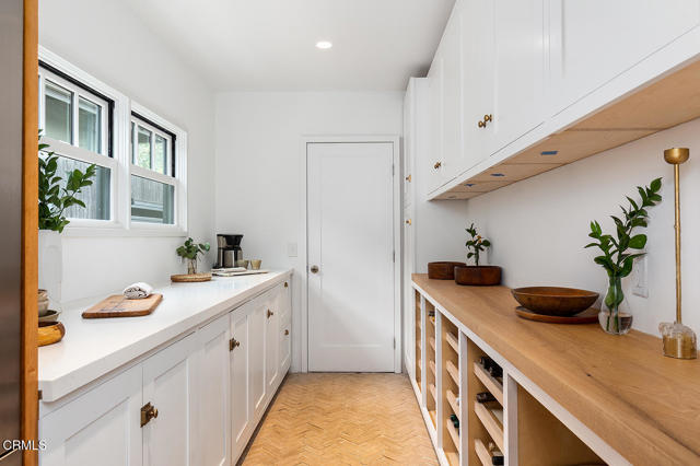 4155 Aralia Road, Altadena CA: https://media.crmls.org/mediaz/4f0c8a02-e495-4b91-a1d3-2c739aec5197.jpg