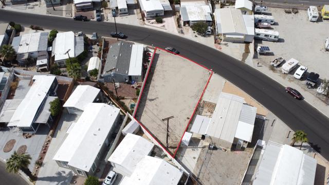 73281 Colonial Drive, Thousand Palms CA: https://media.crmls.org/mediaz/4f0c9713-acf4-405c-9c2a-3d9dda162a68.jpg