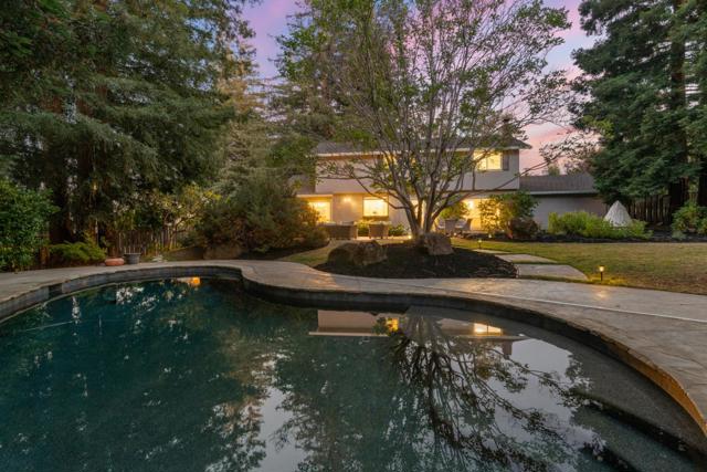 801 Allardice Way, Stanford CA: https://media.crmls.org/mediaz/4f0d124f-3608-43e3-8d7d-f66f0e154a3f.jpg